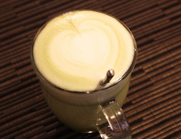 台南咖啡店：辛德克萊coffee house：『台南-東區美食』{辛德克萊coffee house}。成大附近的美味又溫馨的小餐廳。成大區域一個也能外送喔！