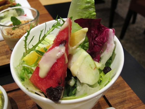 日光徐徐(成功店)：(台南。中西區美食) 日光徐徐（台南成功店）/ 全天候早午餐 只要$188 。份量十足的美味餐點，用『日光徐徐』來開始一天的活力吧！