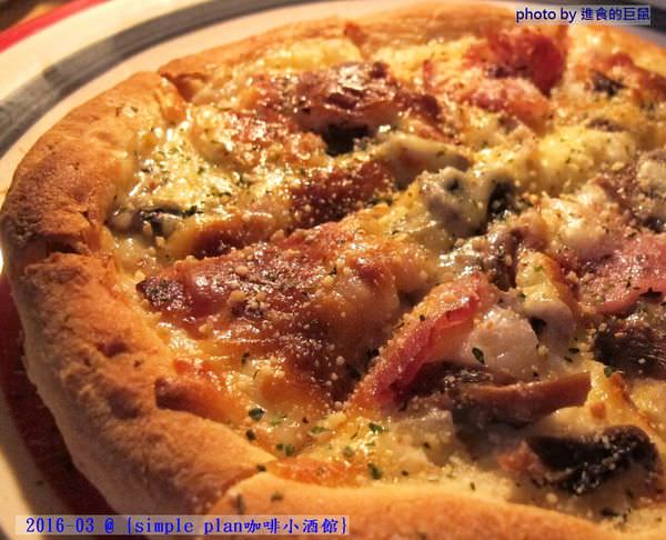 Simple plan 咖啡小酒館：（台南。中西區美食）『Simple plan 咖啡小酒館』調酒＋咖啡，激盪出動人火花，創意醉人滋味。