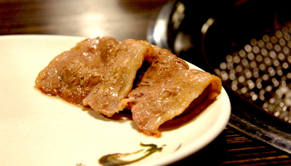 燒肉眾雙和板南店(雙和板南店)：(新北。中和區美食) 『燒肉眾-雙和板南店』燒烤吃到飽。三種消費方案，任你挑，保證讓你吃飽飽，肚飽眼皮鬆! 好吃好睡好幸福~