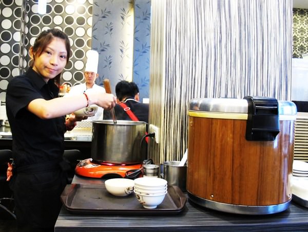 椰如創意鐵板燒(金華店)：『椰如創意鐵板燒(金華店)』享受現場烹飪藝術與絕佳美食饗宴