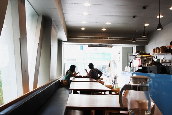 TWIN coffee 咖啡 云：{台南。東區美食}{T'WIN coffee。咖啡'云} 自家烘焙咖啡。精緻早午餐。日式厚鬆餅專賣