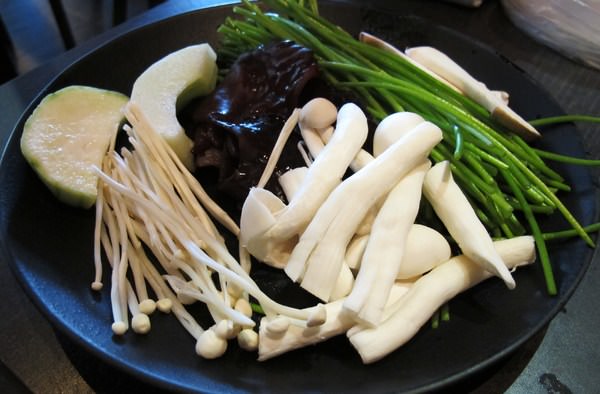 麻辣風暴(北門直營店)：平價火烤兩吃吃到飽就在{麻辣風暴}