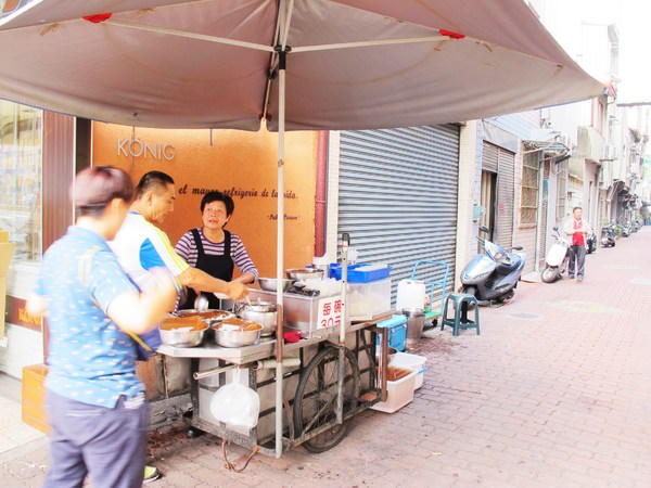 無名愛玉冰：（台南。中西區小吃）『無名愛玉冰』台南銅板小吃。傳統的美味。古早味愛玉冰。