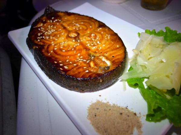 騷烤家(前鋒總店)：翻滾吧! 超好吃的『府城騷烤家』~