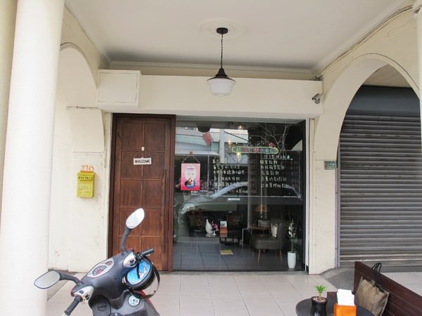 窩吧：（台南。東區美食）『窩吧』台南老屋。厚鬆餅塔專賣。
