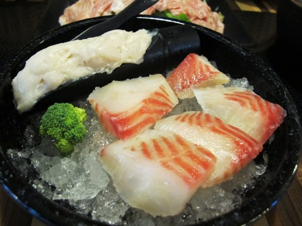 湧日式涮涮鍋：『湧日式涮涮鍋』輕輕涮二下，就吃到的新鮮原味