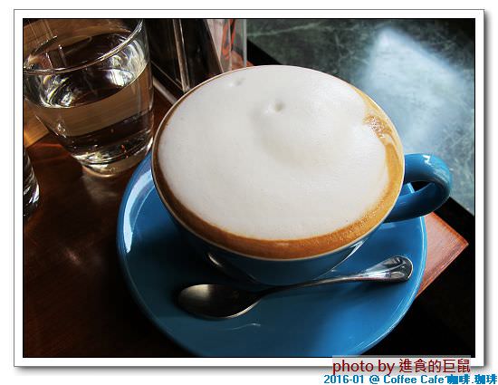 Coffee Cafe' 咖啡珈琲：(台南。中西區美食) Coffee Cafe' 咖啡珈琲 /  咖啡。甜點。正餐。陪你度過一個慵懶靜謐的個人時光!  / 抹茶厚鬆餅，舒芙蕾的綿密濕軟口感，絕不能錯過喔!