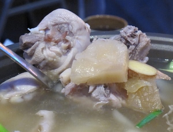 十七街 鵝肉海產 日本料理：『十七街鵝肉海產日本料理』台南運河旁的平價小炒
