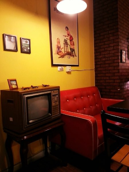 美式餐廳AJ Burger：台南成大學區的美式漢堡店『美式餐廳AJ Burger』