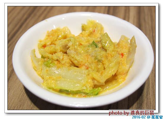 蛋蛋豪：(台南。中西區美食) 蛋蛋豪/(手扒雞，美味再現! ) 記憶中的美食＿香噴噴手扒雞，懷舊好滋味！烤雞+燒肉，雙重享受，讓你吃飽胃撐一整天!
