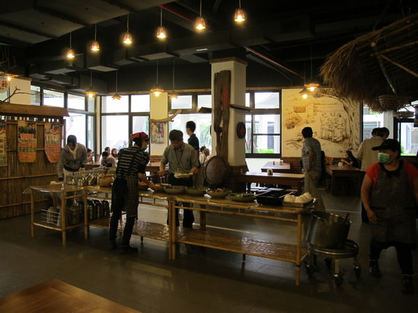 樹谷懷舊餐廳(樹谷園區)：南科一隅『懷舊餐廳』~家常菜吃到飽