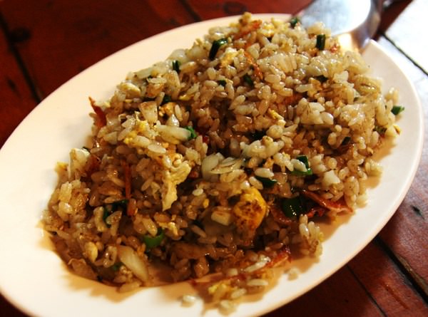 府城騷烤家：(台南。東區美食）『府城騷烤家』夜晚聚餐小酌好去處。平價小炒燒烤。